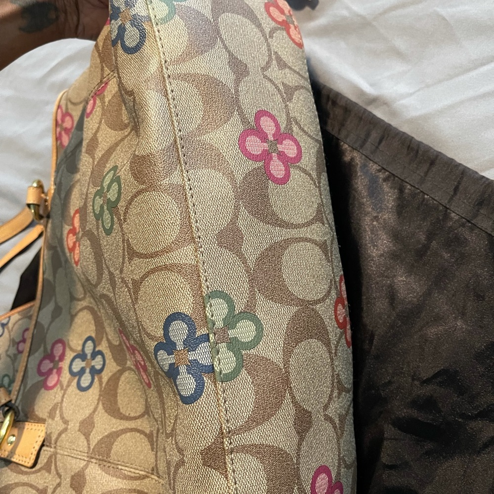 Coach signature tote and wallet - Picture 5 of 11